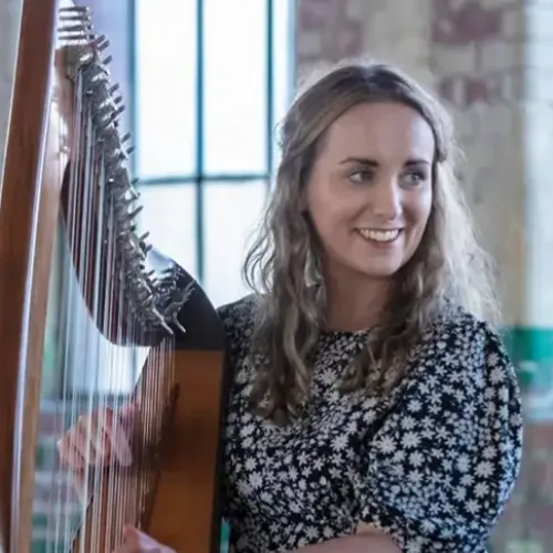 Lauren-Ni-Neill-Harping-with-Words copy