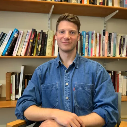 tom-hulme-headshot-1-scaled copy